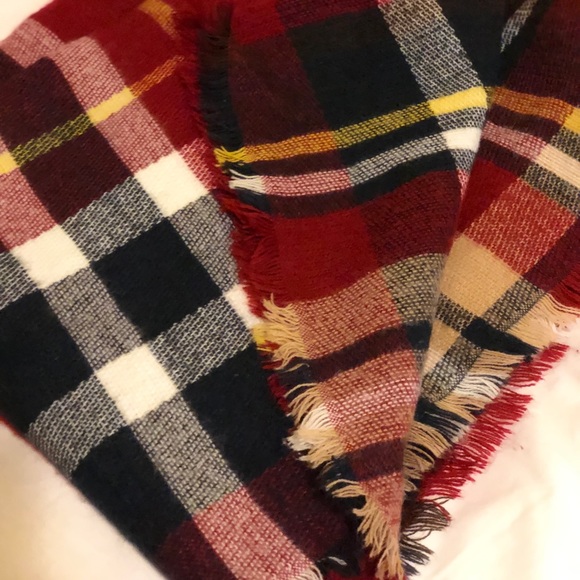 Warm, furry blanket scarf-LIGHTLY WORN